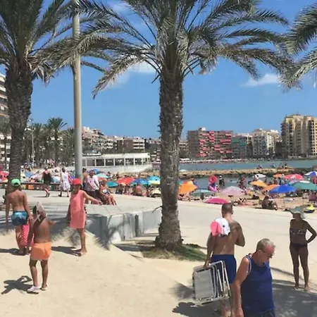 Apartmán Very Well Located, 450 Meters From Playa Del Cura With Swimming Pool Torrevieja