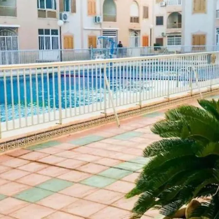 Very Well Located, 450 Meters From Playa Del Cura With Swimming Pool Torrevieja