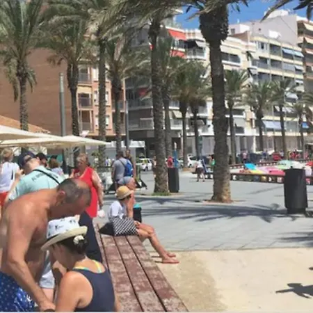 Apartmán Very Well Located, 450 Meters From Playa Del Cura With Swimming Pool Torrevieja